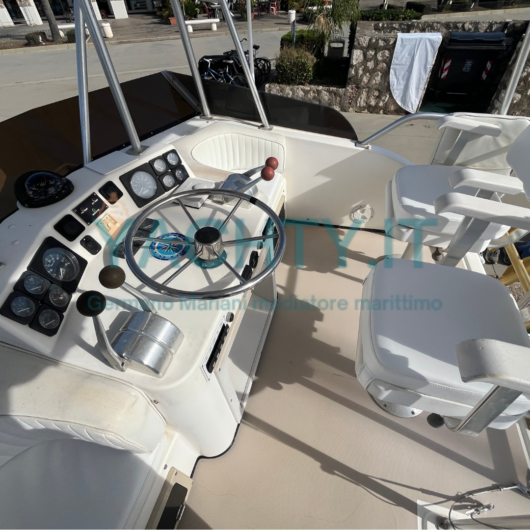 Albemarle 32' Fly