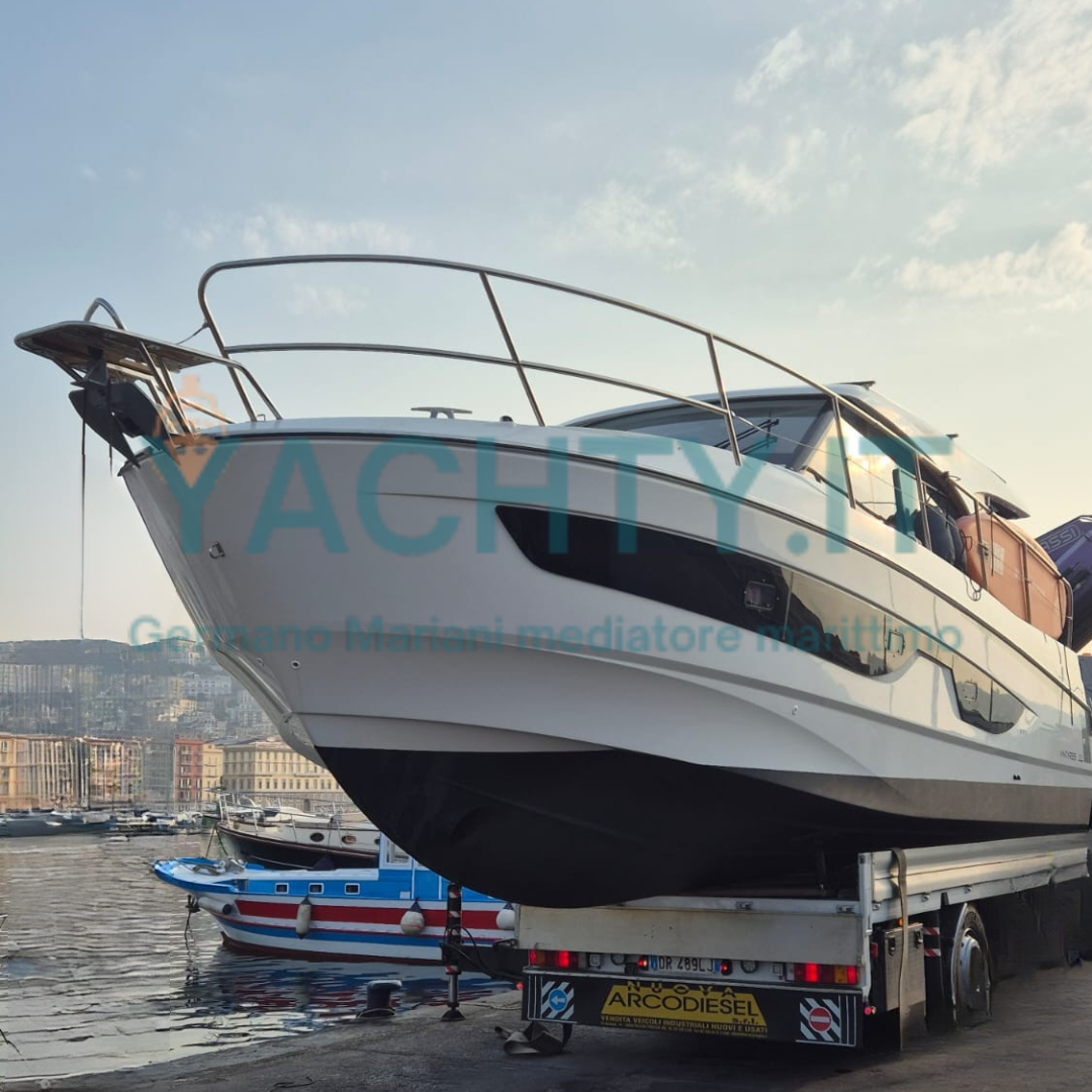Beneteau Antares Coupé 11